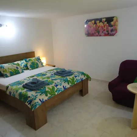 Apartment Holi Cavle