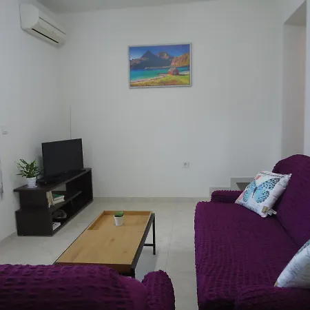 Apartment Holi Cavle